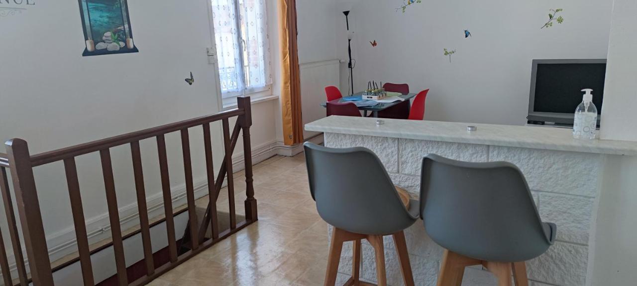 Appartement Duplex F2 Tout Confort Proche Centre Ville Avec Parking Gratuit Montluçon Eksteriør bilde