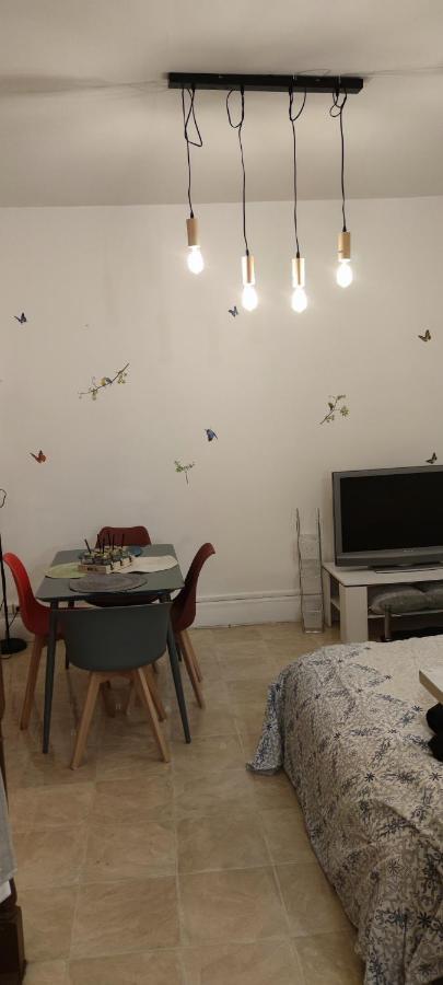 Appartement Duplex F2 Tout Confort Proche Centre Ville Avec Parking Gratuit Montluçon Eksteriør bilde