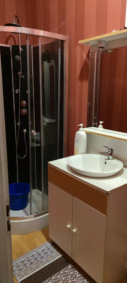 Appartement Duplex F2 Tout Confort Proche Centre Ville Avec Parking Gratuit Montluçon Eksteriør bilde