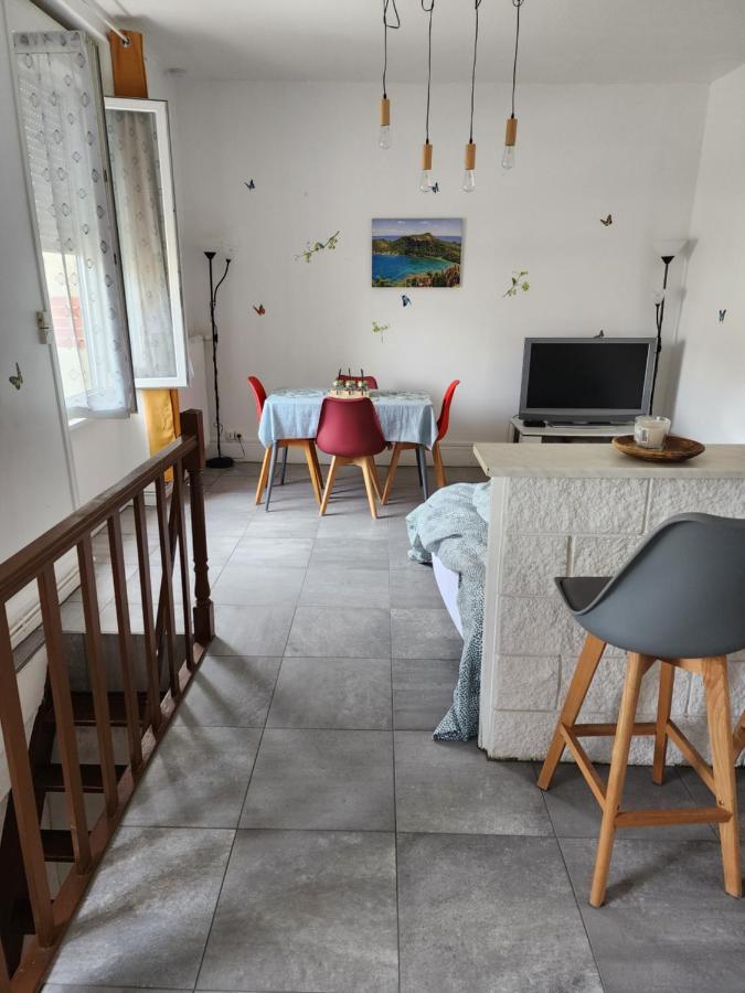 Appartement Duplex F2 Tout Confort Proche Centre Ville Avec Parking Gratuit Montluçon Eksteriør bilde